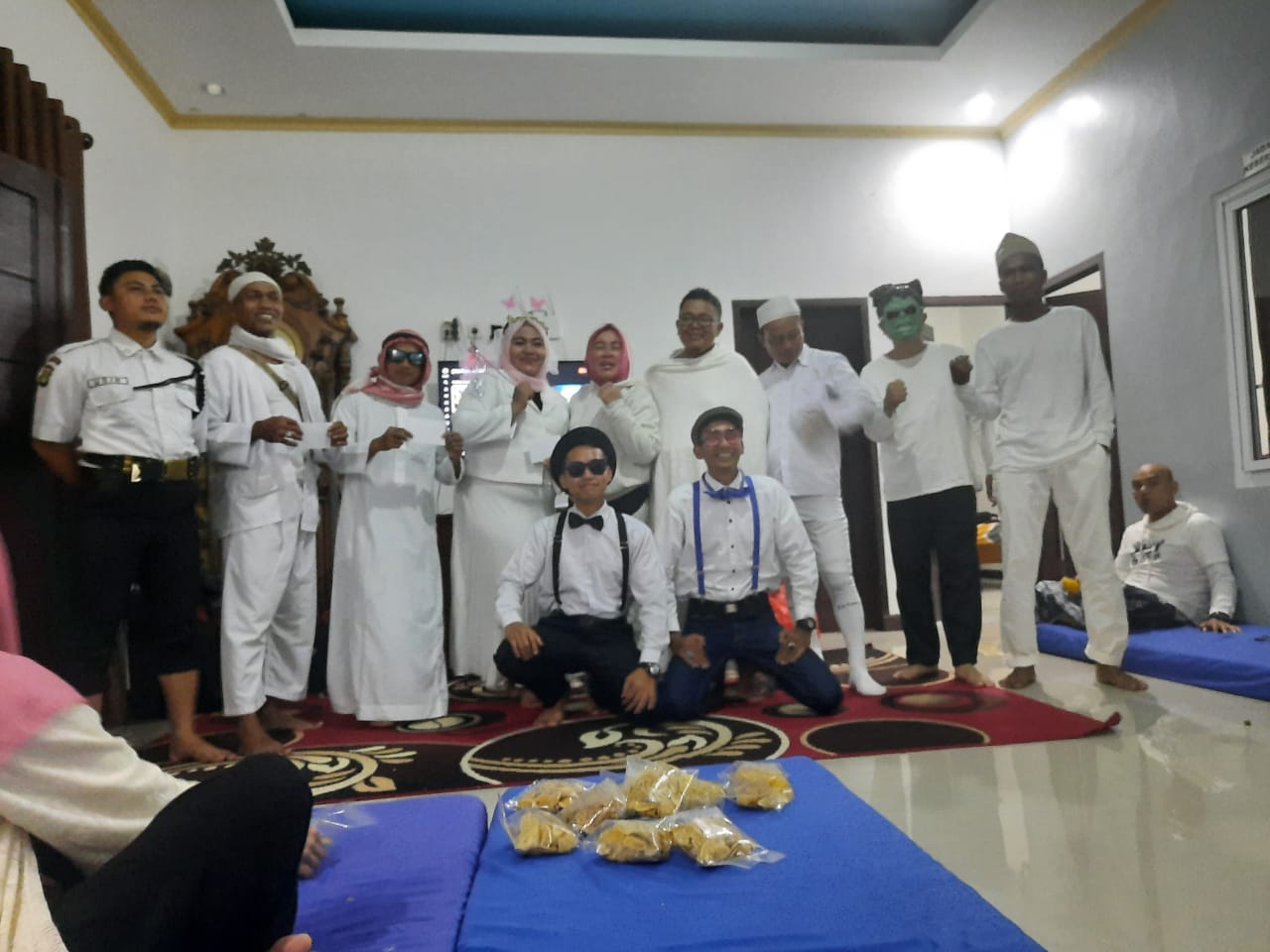 Suatu saat kita akan menjadi anak yatim